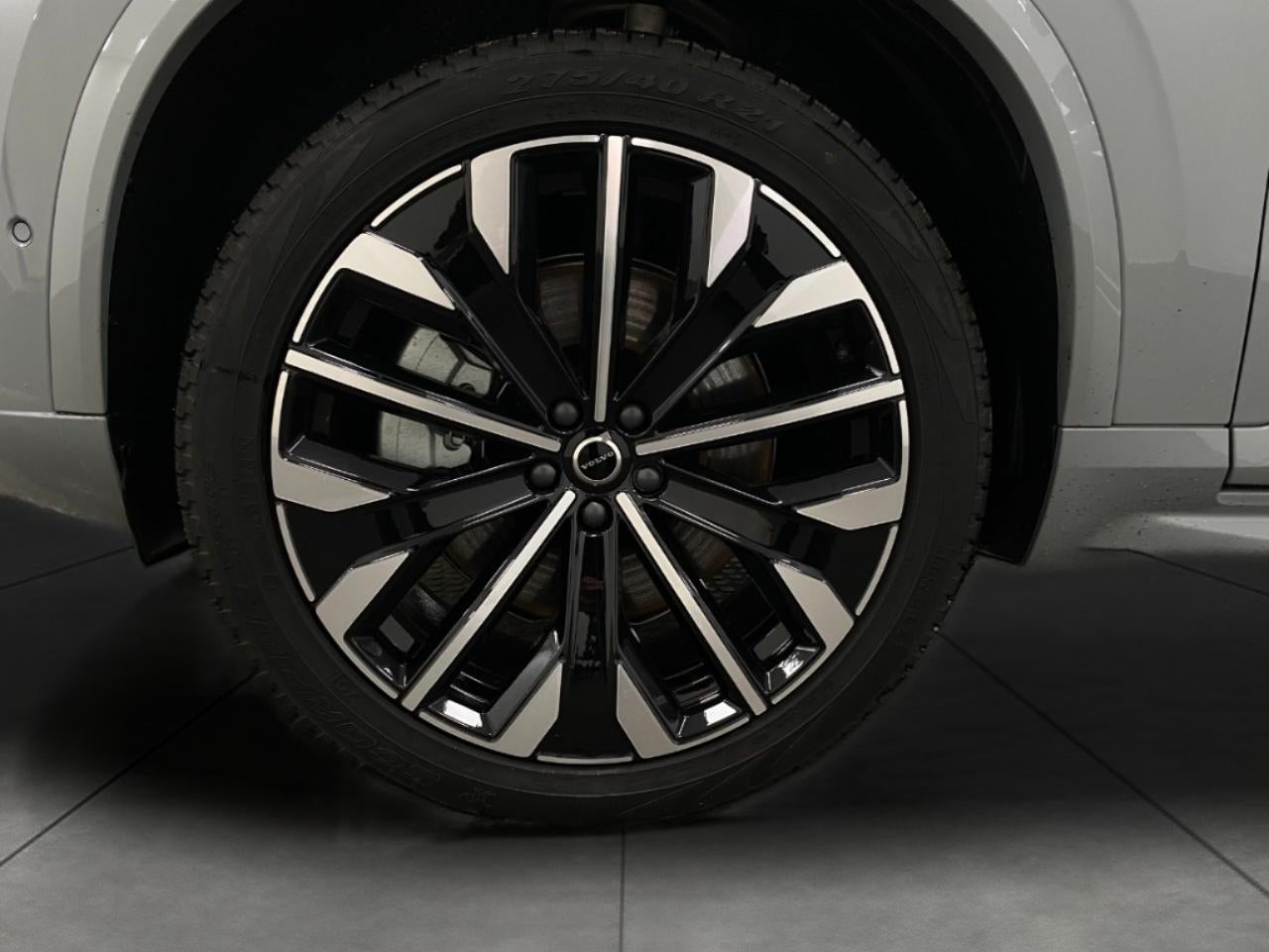 2025 Volvo XC90 Plug-In Hybrid 2025.5 T8 AWD Plus 7-Seater