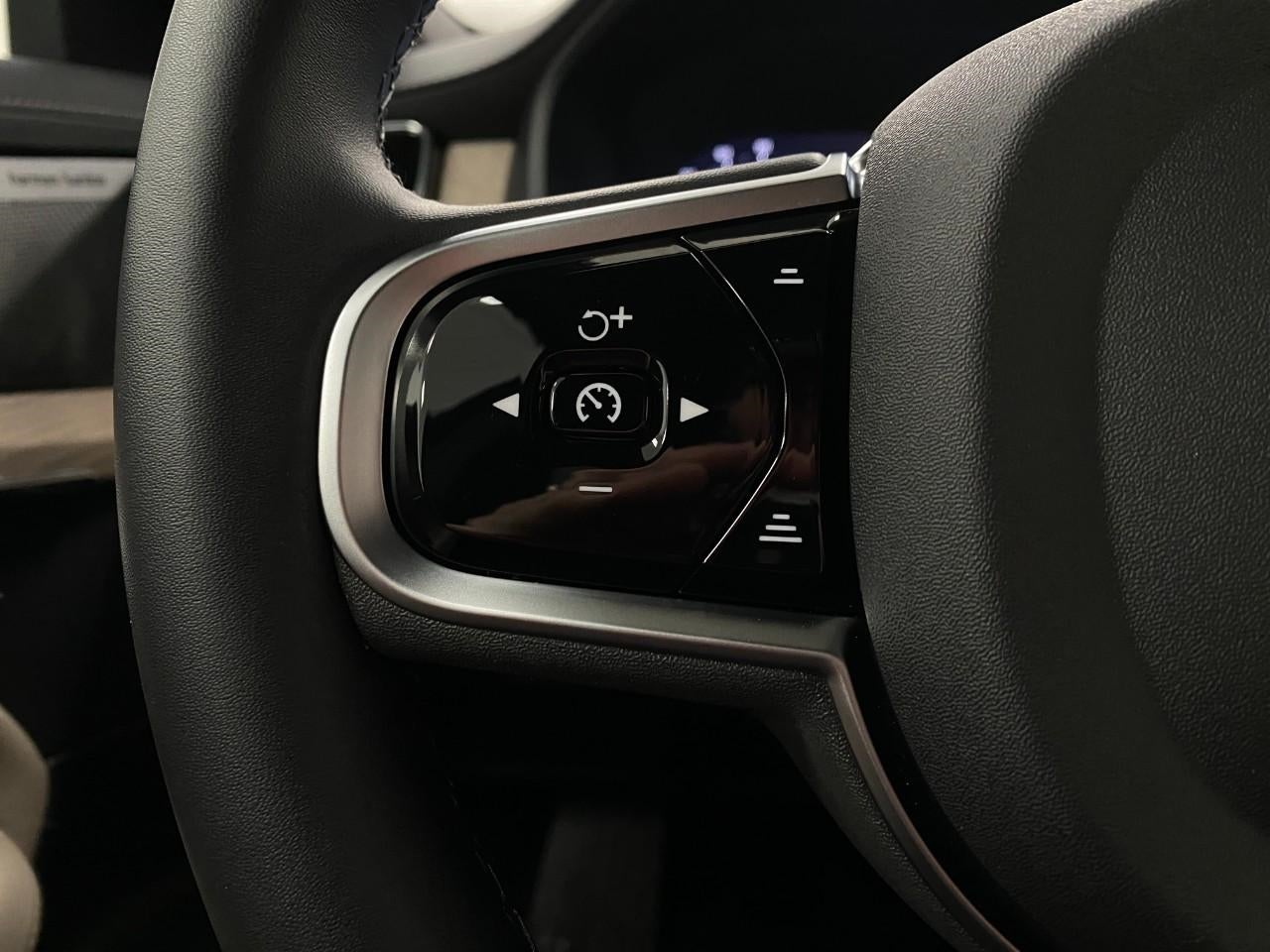 2025 Volvo XC90 Plug-In Hybrid 2025.5 T8 AWD Plus 7-Seater