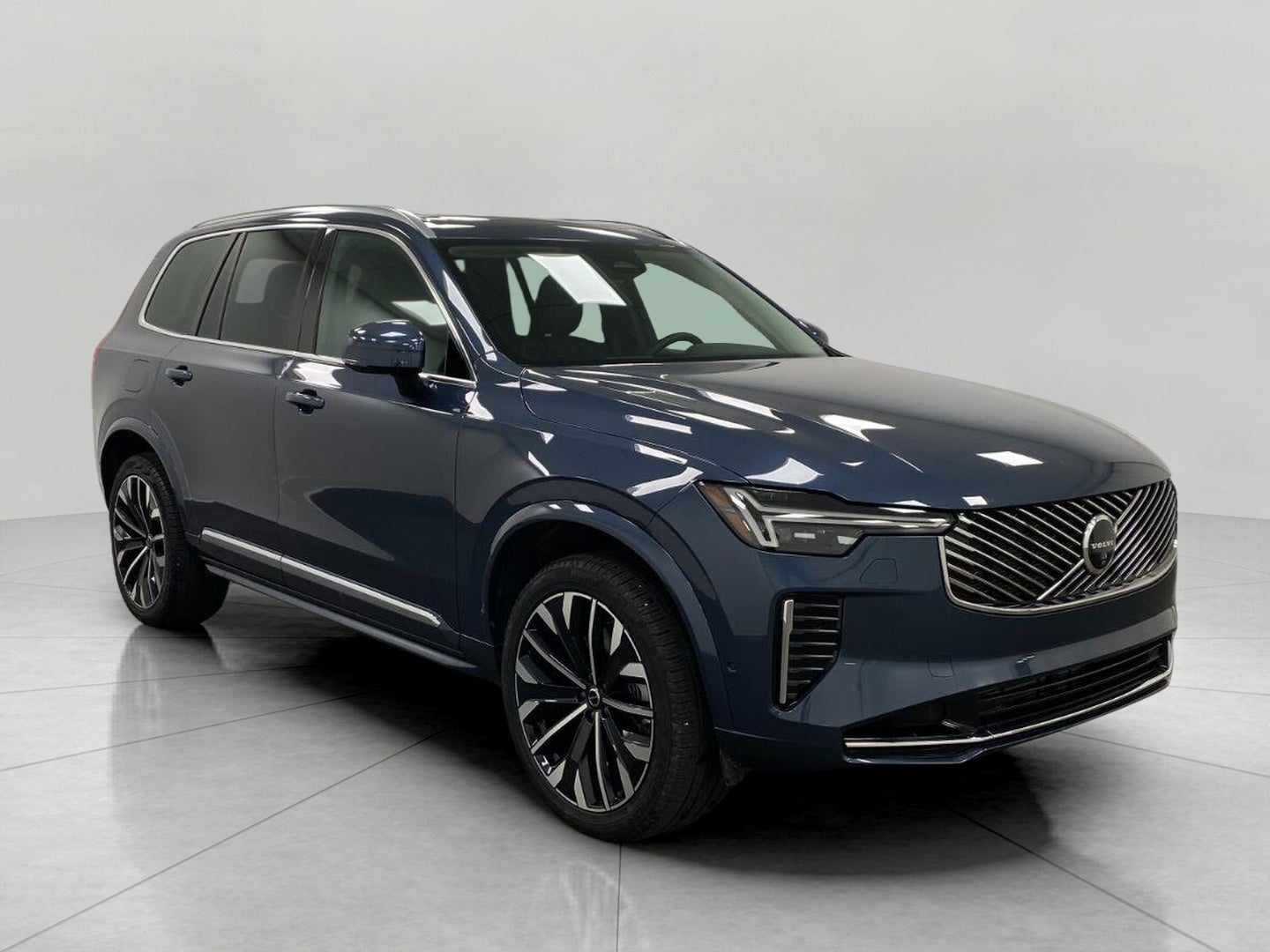 2026 Volvo XC90 Plug-In Hybrid T8 AWD Plus 7-Seater