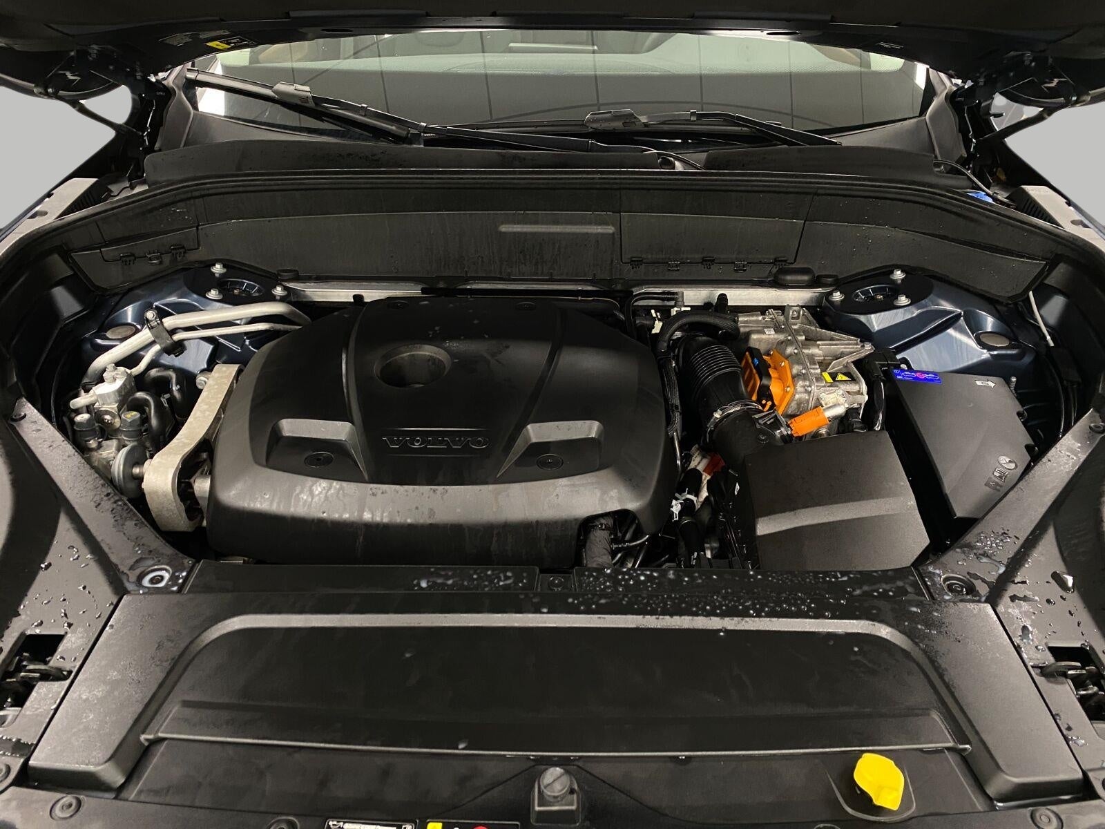 2026 Volvo XC90 Plug-In Hybrid T8 AWD Plus 7-Seater