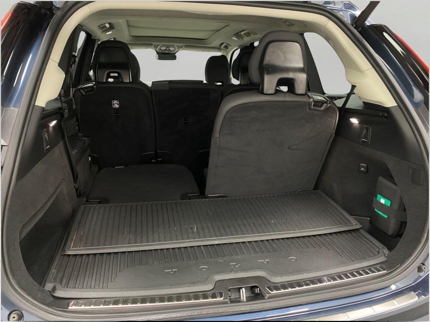 2026 Volvo XC90 Plug-In Hybrid T8 AWD Plus 7-Seater