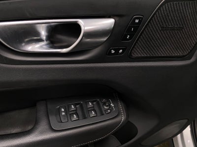 2023 Volvo XC60 B5 AWD Ultimate Bright Theme