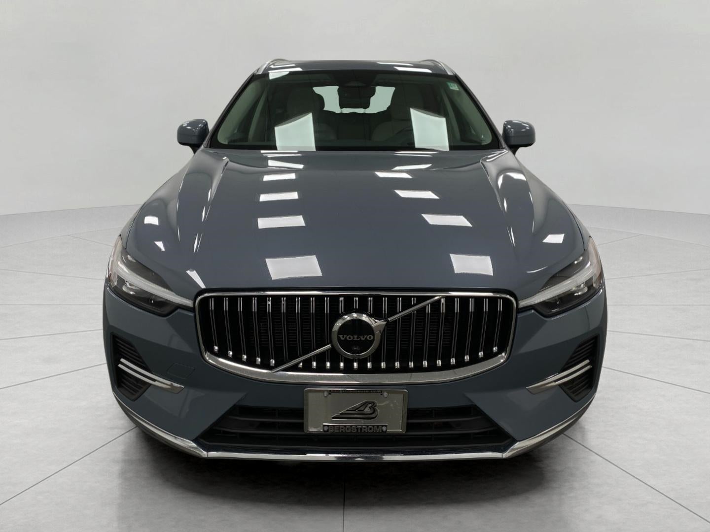 2023 Volvo XC60 B5 AWD Ultimate Bright Theme