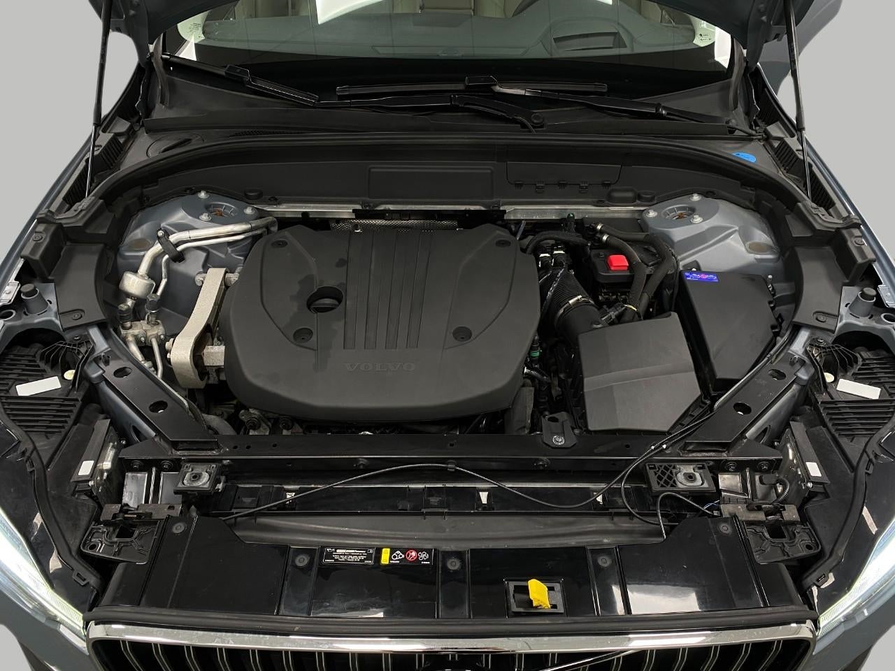 2023 Volvo XC60 B5 AWD Ultimate Bright Theme