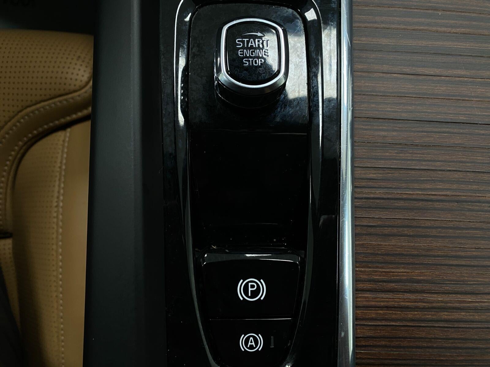 2022 Volvo XC60 B5 AWD Inscription