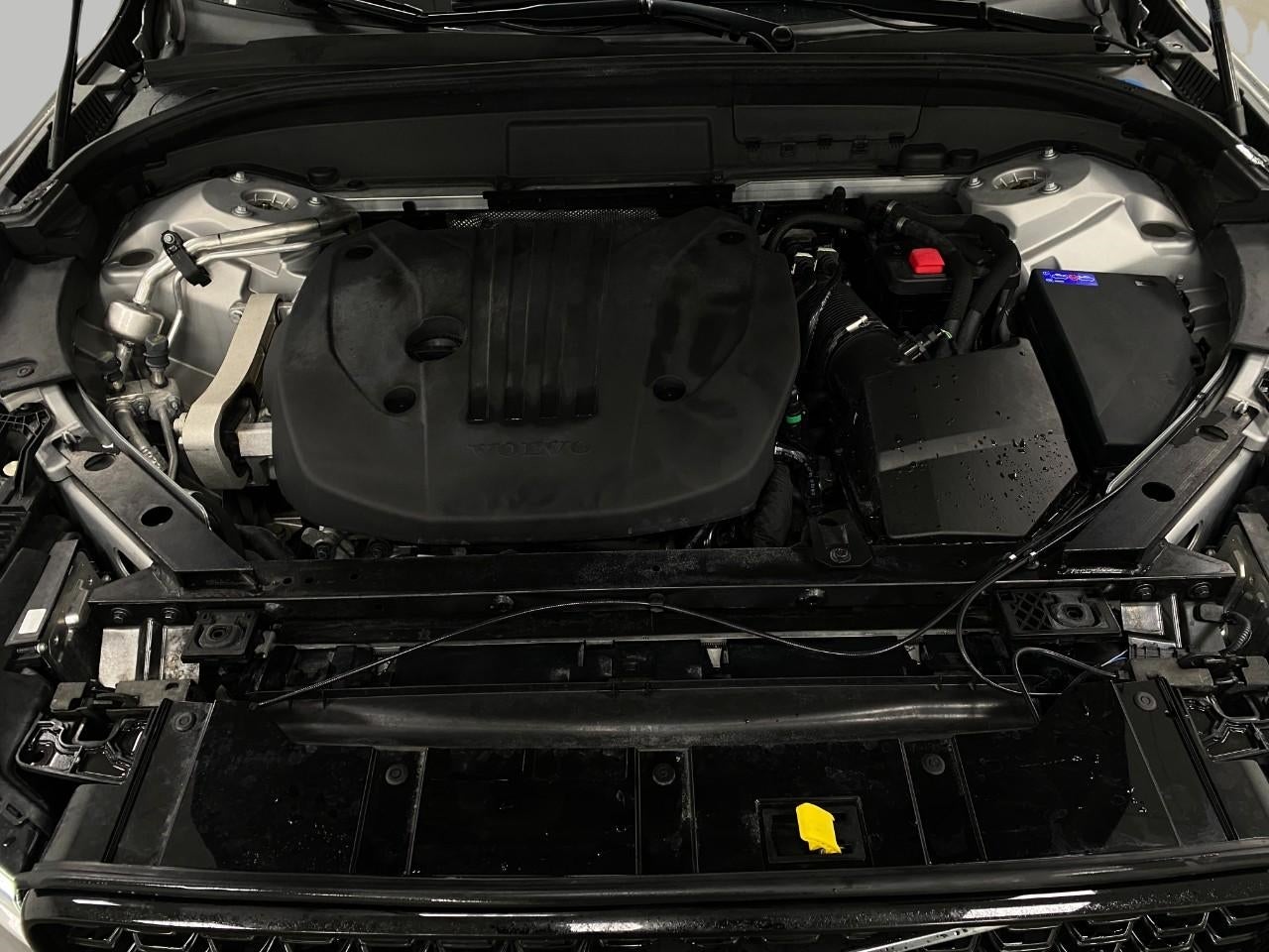 2024 Volvo XC60 B5 AWD Plus Dark Theme