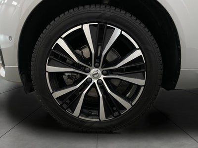 2024 Volvo XC60 B5 AWD Plus Dark Theme