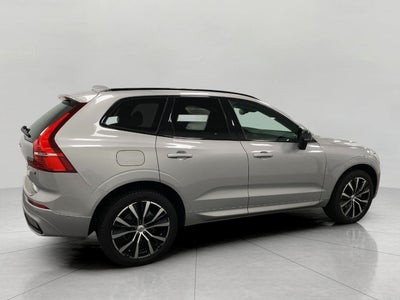 2024 Volvo XC60 B5 AWD Plus Dark Theme
