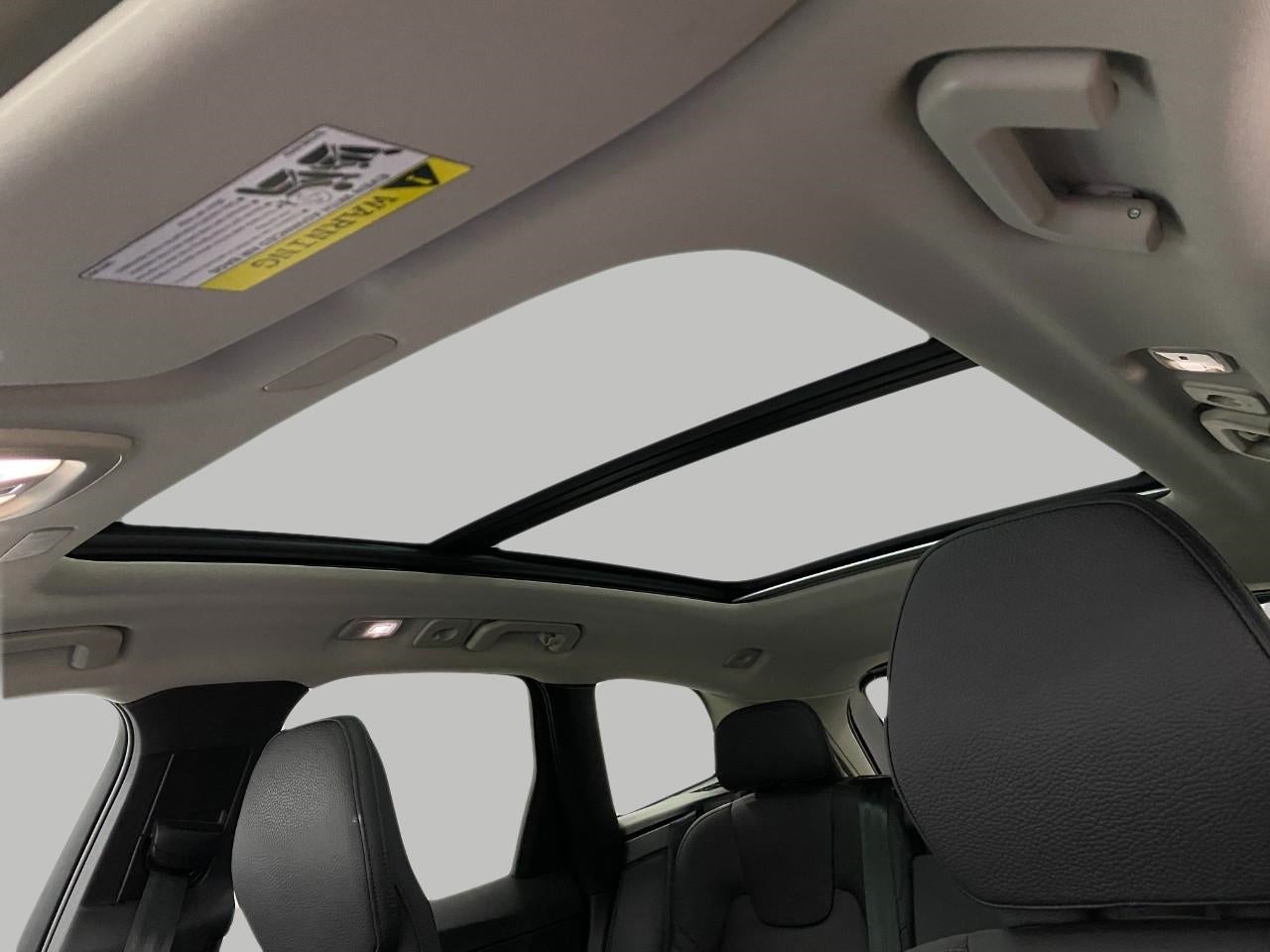 2024 Volvo XC60 B5 AWD Plus Dark Theme