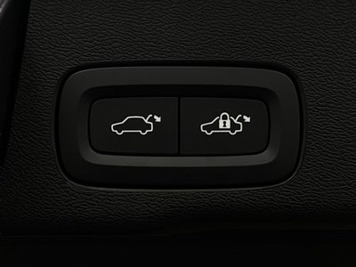 2024 Volvo XC60 B5 AWD Plus Dark Theme