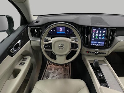 2023 Volvo XC60 B5 AWD Plus Dark Theme