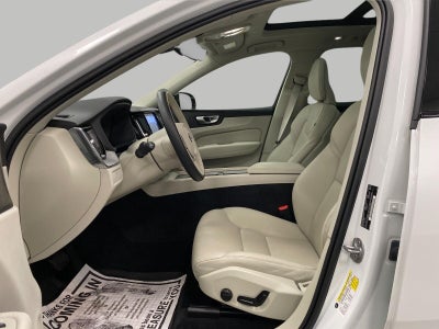 2023 Volvo XC60 B5 AWD Plus Dark Theme