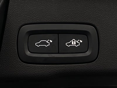 2023 Volvo XC60 B5 AWD Plus Dark Theme