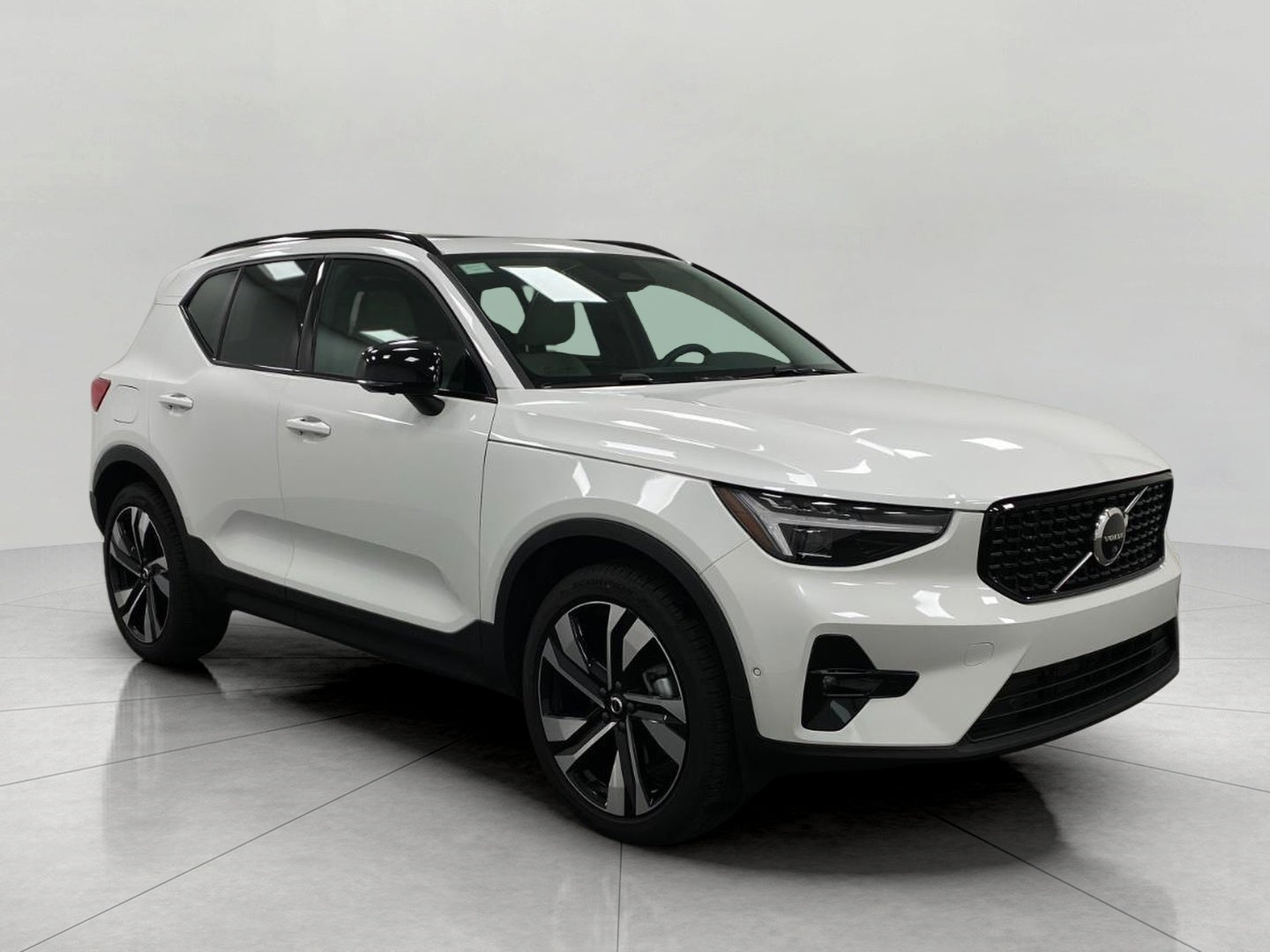 2026 Volvo XC40 B5 AWD Ultra