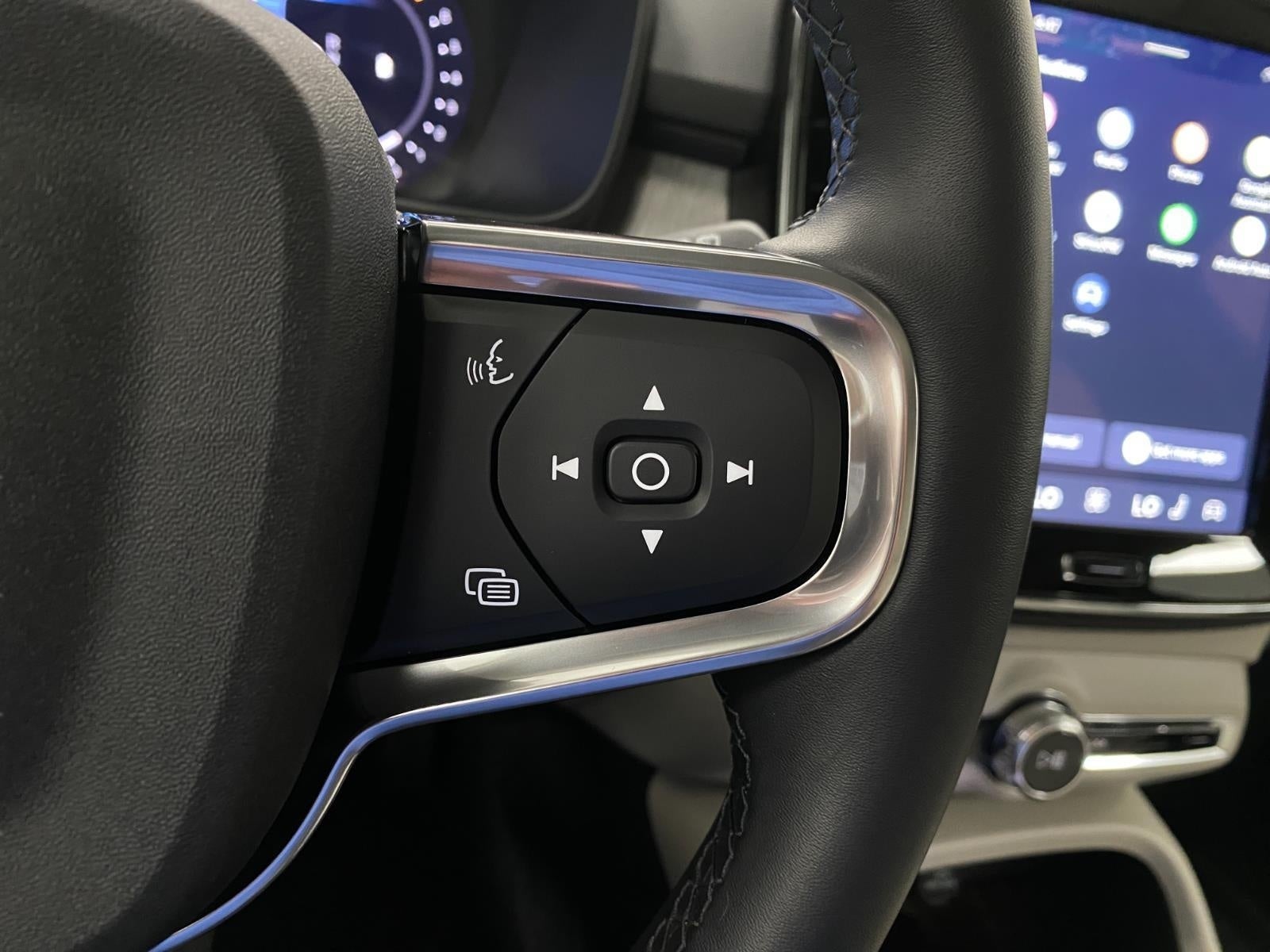 2026 Volvo XC40 B5 AWD Ultra