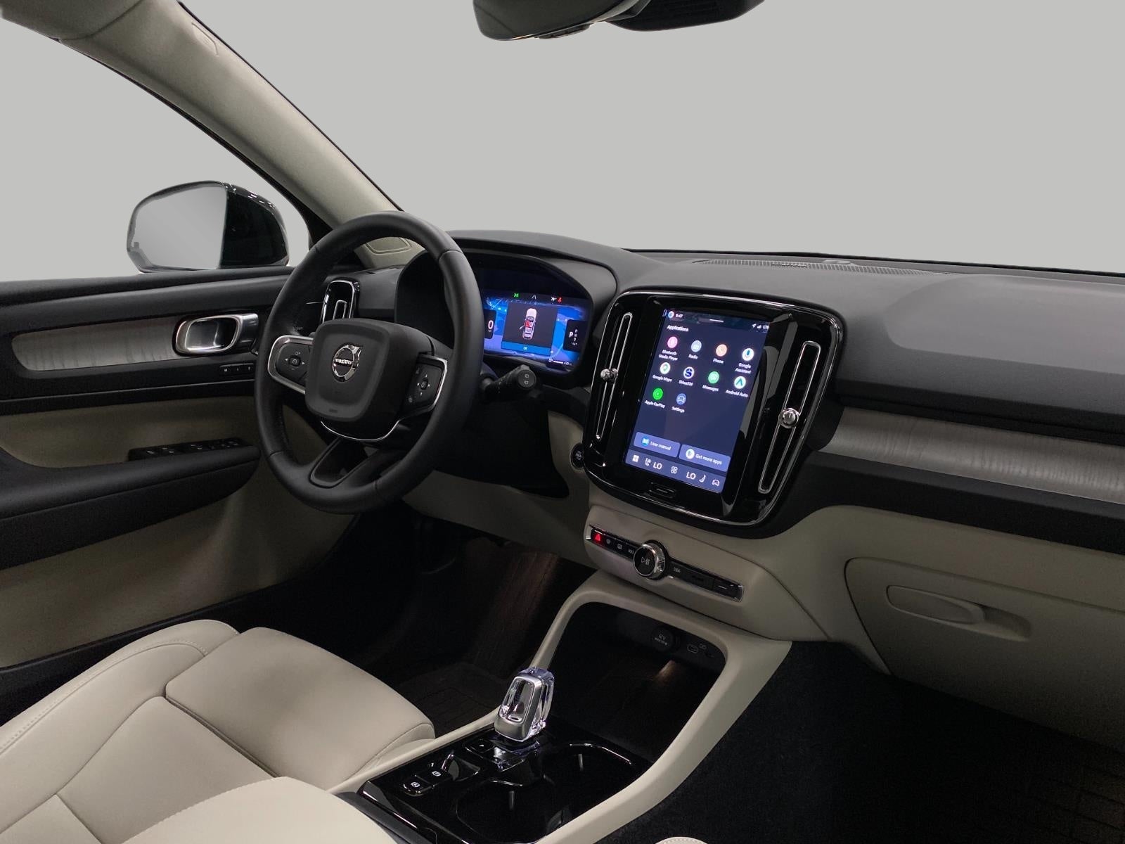 2026 Volvo XC40 B5 AWD Ultra