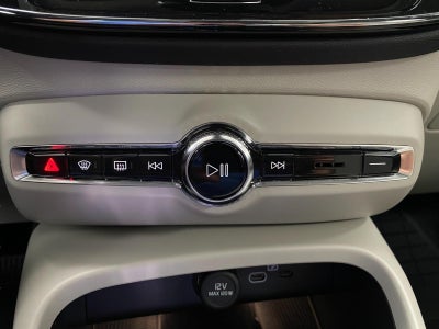 2026 Volvo XC40 B5 AWD Ultra