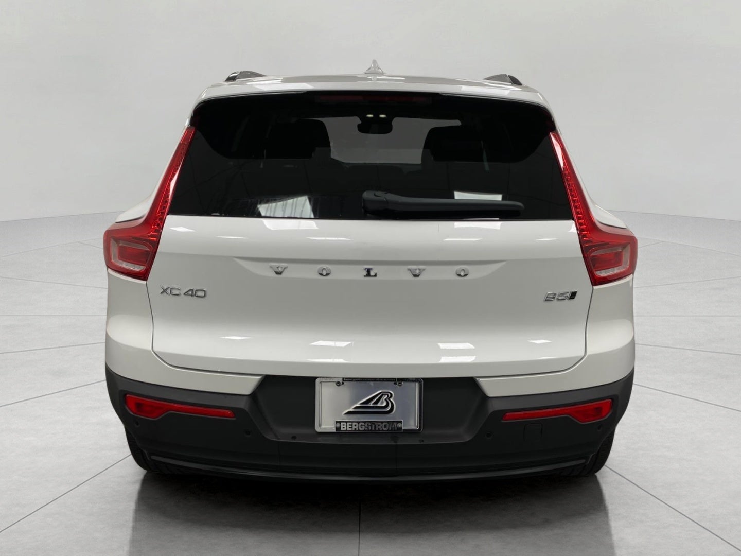 2026 Volvo XC40 B5 AWD Ultra