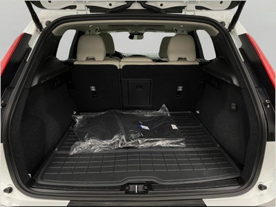 2026 Volvo XC40 B5 AWD Ultra