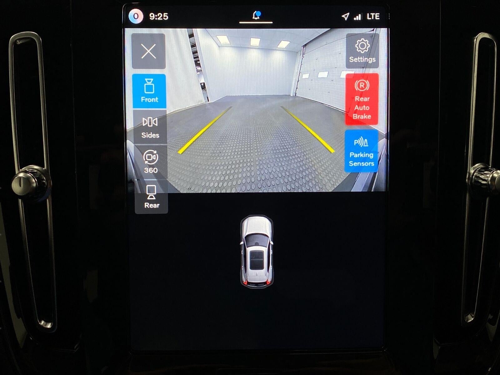 2026 Volvo XC40 B5 AWD Ultra