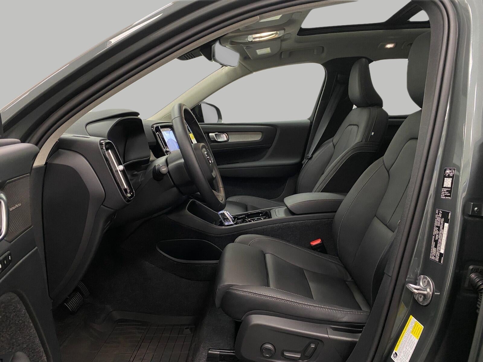 2026 Volvo XC40 B5 AWD Ultra