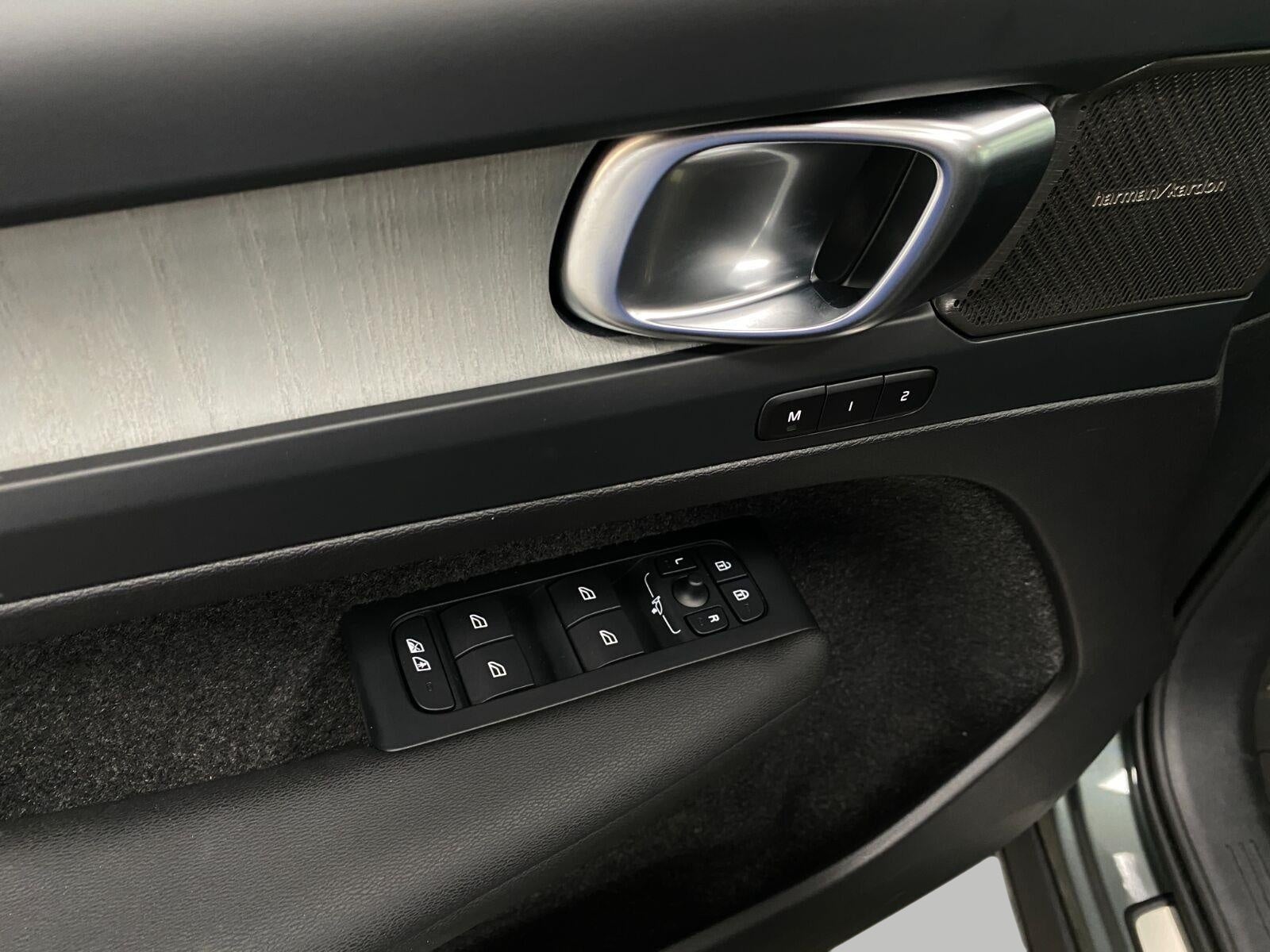 2026 Volvo XC40 B5 AWD Ultra