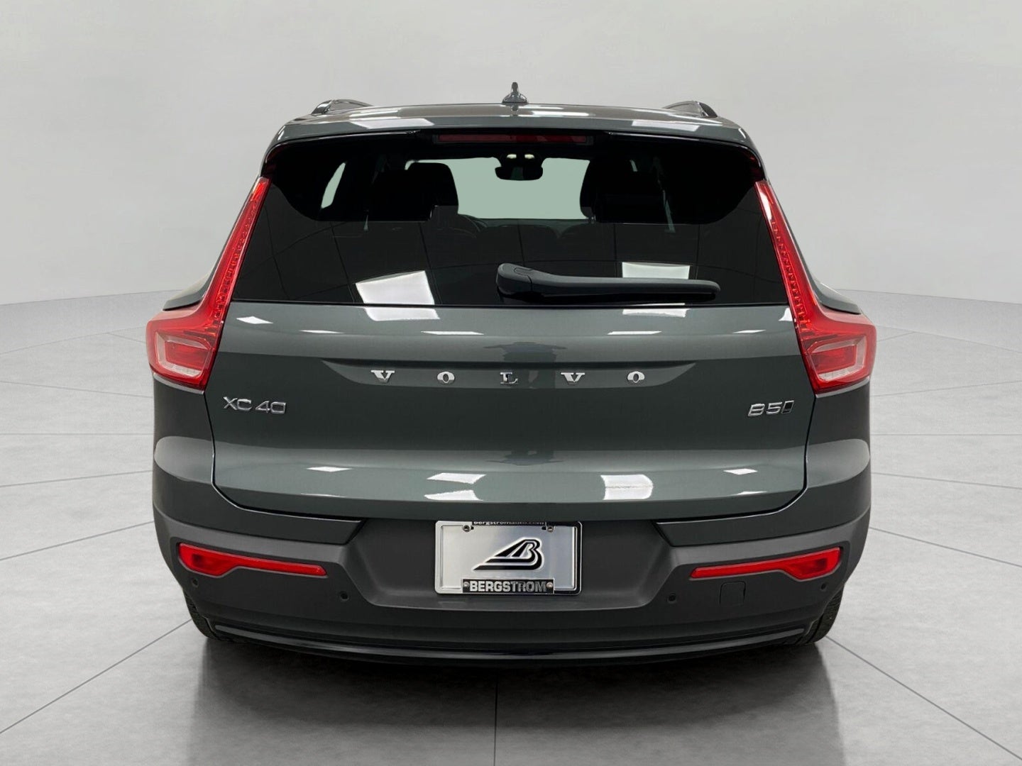 2026 Volvo XC40 B5 AWD Ultra