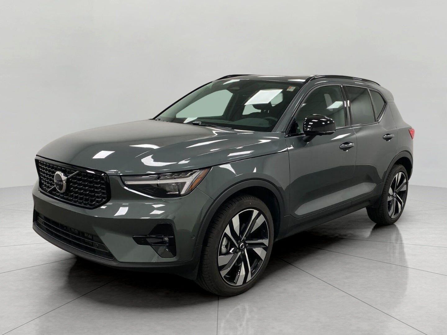 2026 Volvo XC40 B5 AWD Ultra