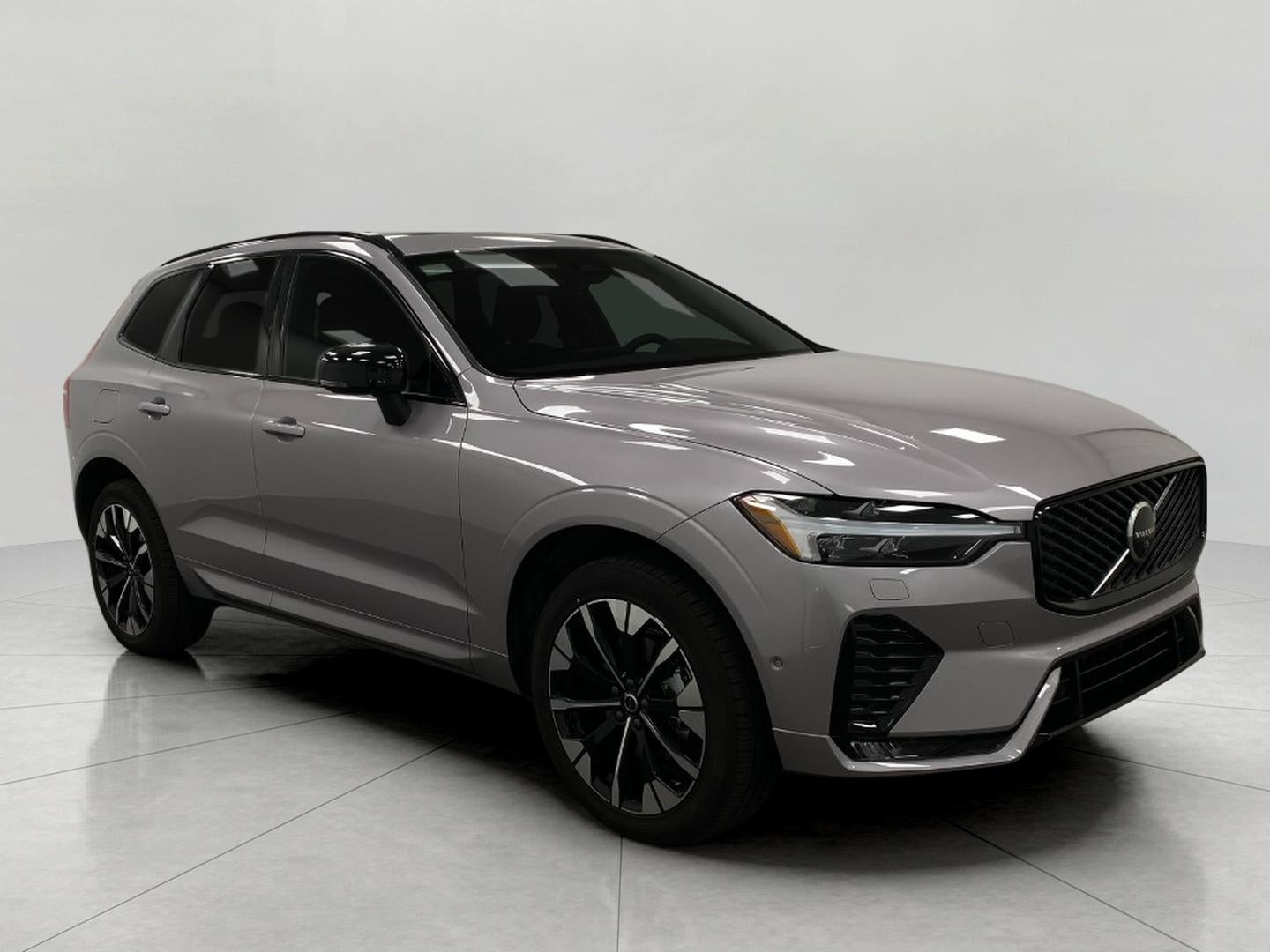 2026 Volvo XC60 B5 AWD Plus