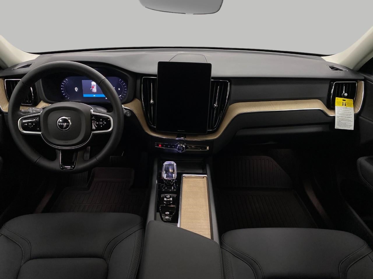 2026 Volvo XC60 B5 AWD Plus