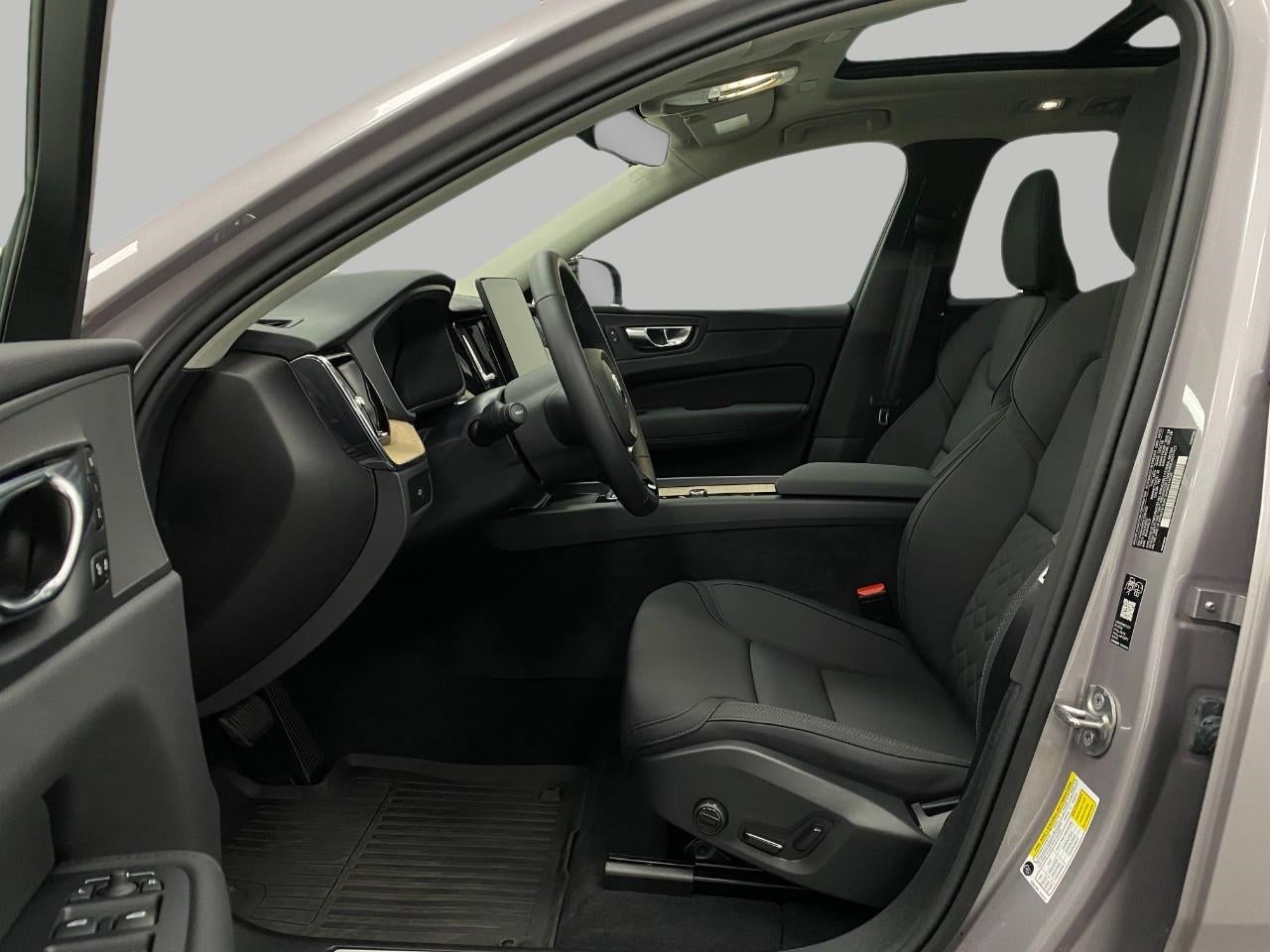 2026 Volvo XC60 B5 AWD Plus