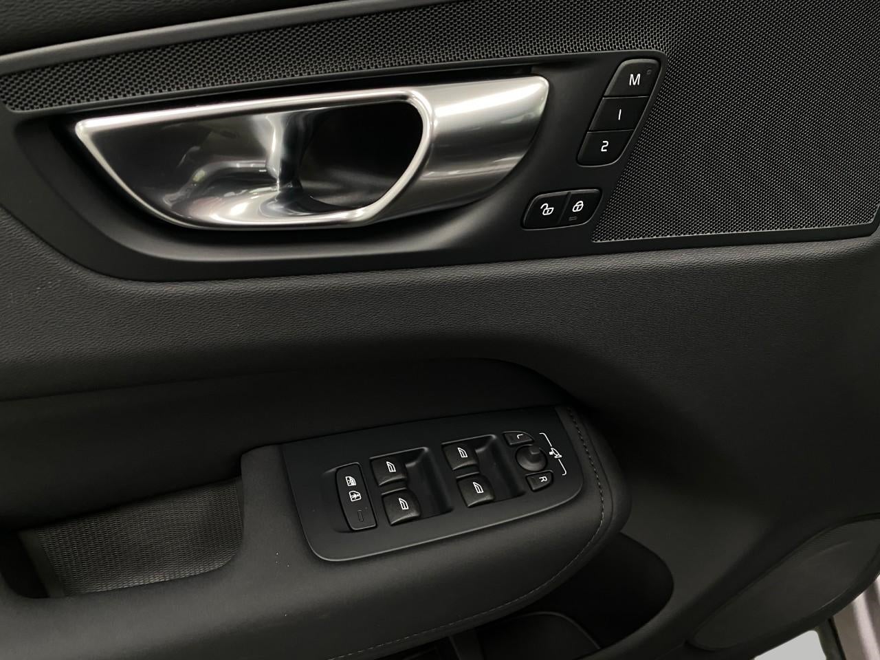 2026 Volvo XC60 B5 AWD Plus