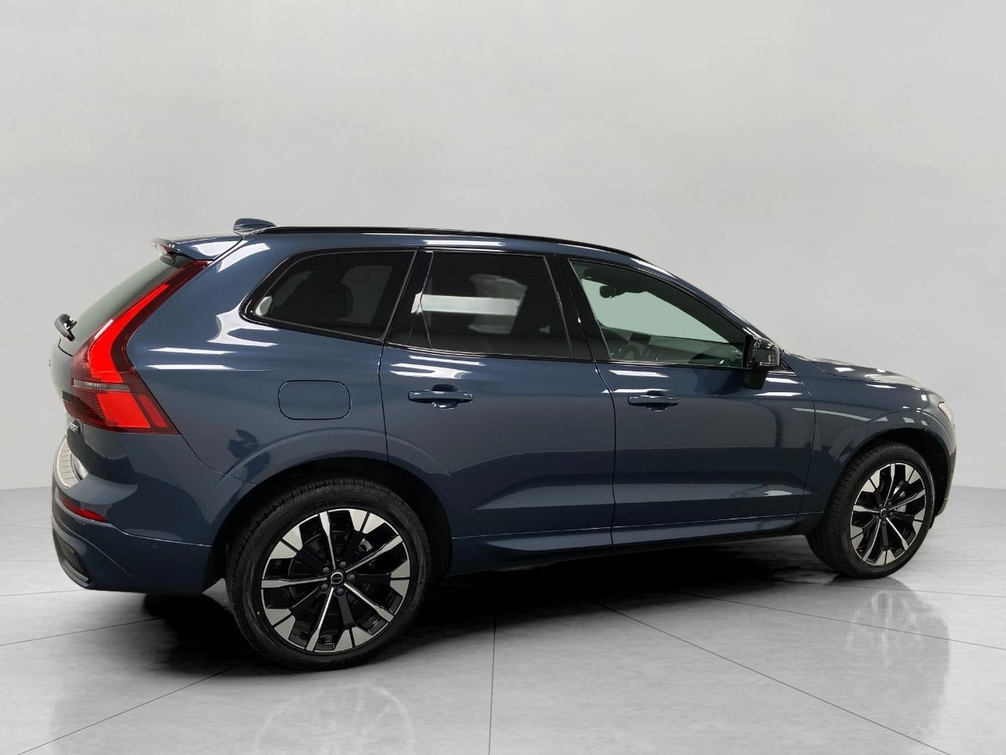 2026 Volvo XC60 B5 AWD Plus
