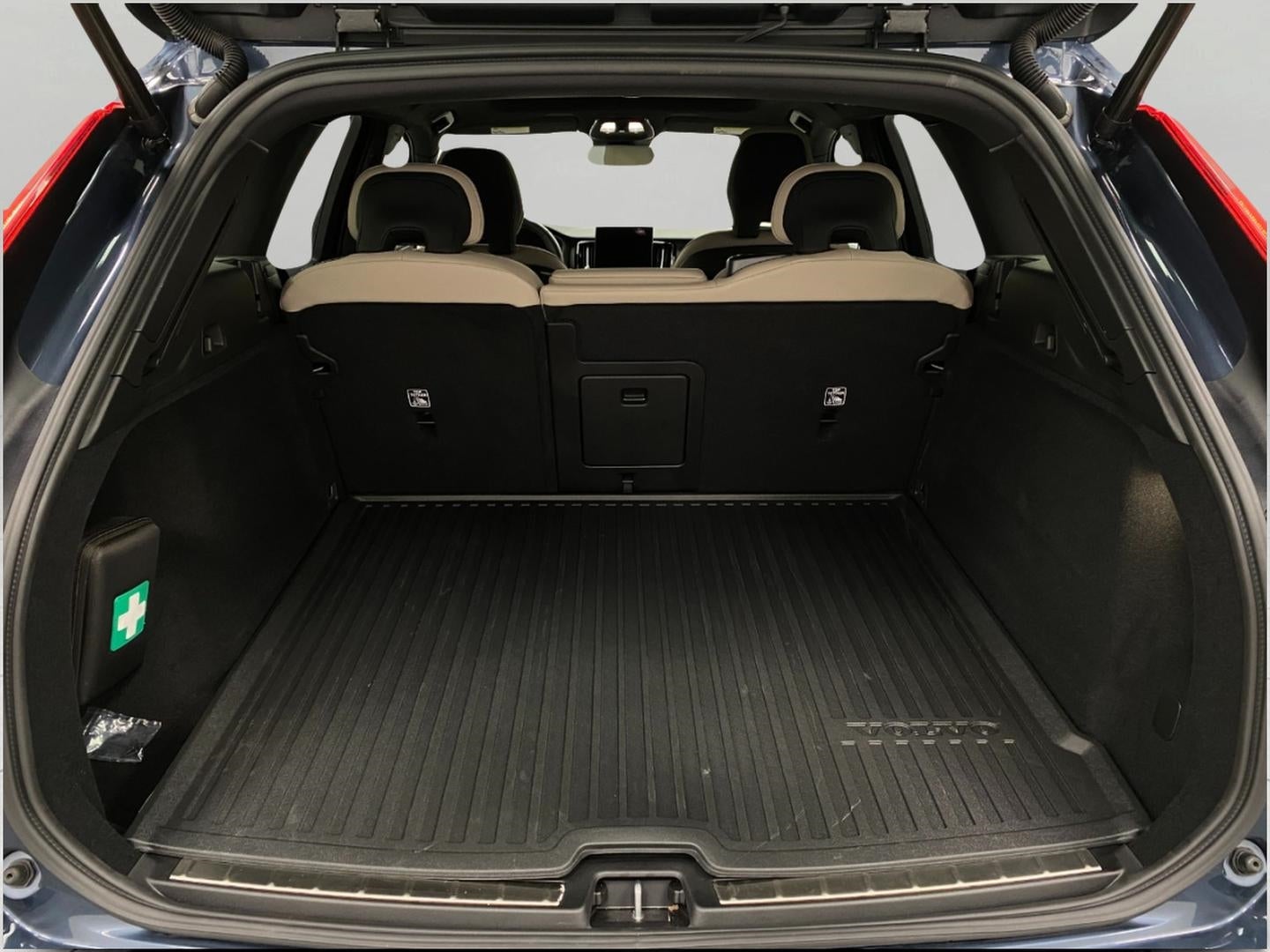 2026 Volvo XC60 B5 AWD Plus