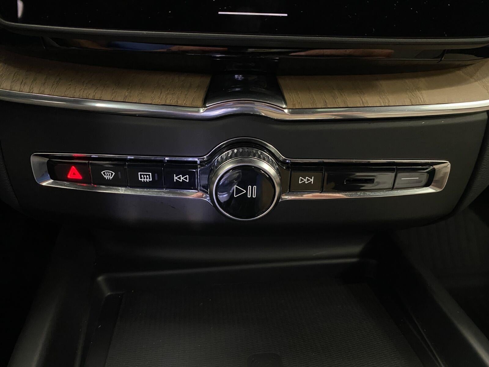 2026 Volvo XC60 Plus - Photo 24