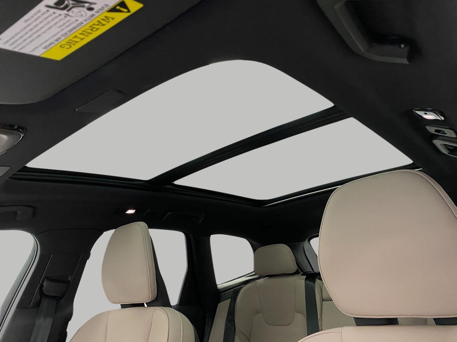 2026 Volvo XC60 Plus - Photo 31