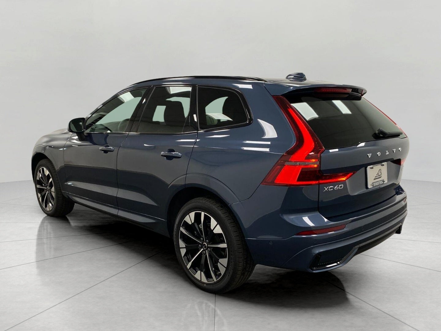 2026 Volvo XC60 B5 AWD Plus